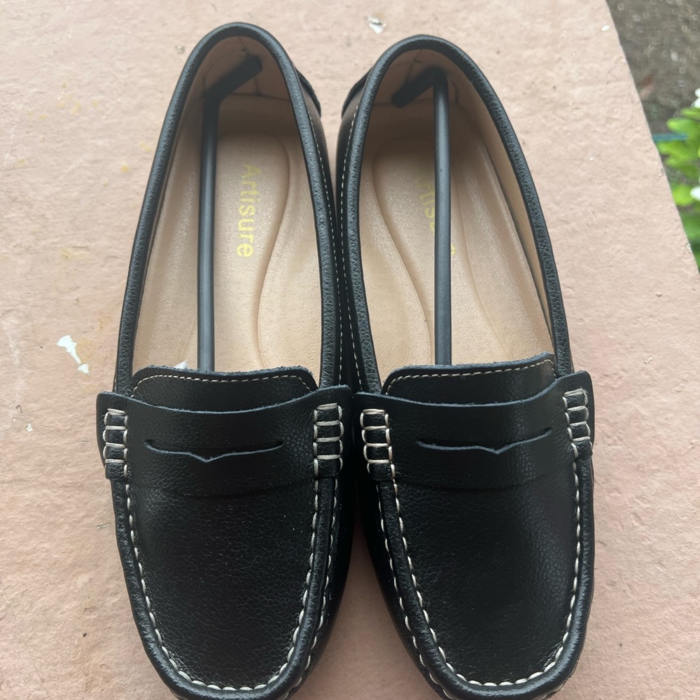 Artisure Black Loafers with White Stitching